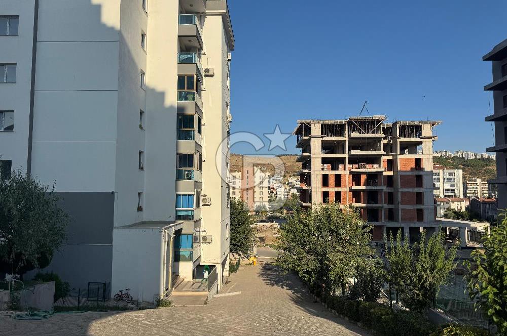 Çiğli İnönü Mah. Bintaş Park Sitesinde Satılık 1+1 Daire