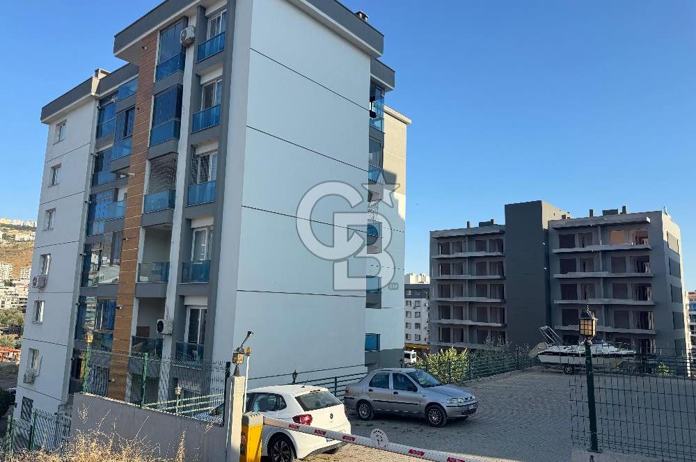 Çiğli İnönü Mah. Bintaş Park Sitesinde Satılık 1+1 Daire