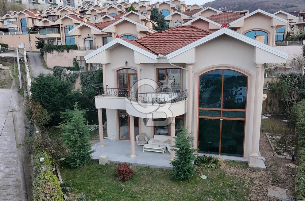 DENİZ MANZARALI GENİŞ BAHÇELİ 4+1 LÜKS VİLLA