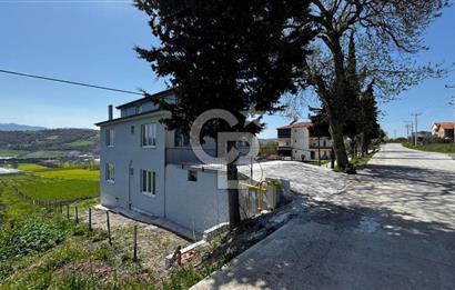 2000 m2 arazi üzerinde satılık villa