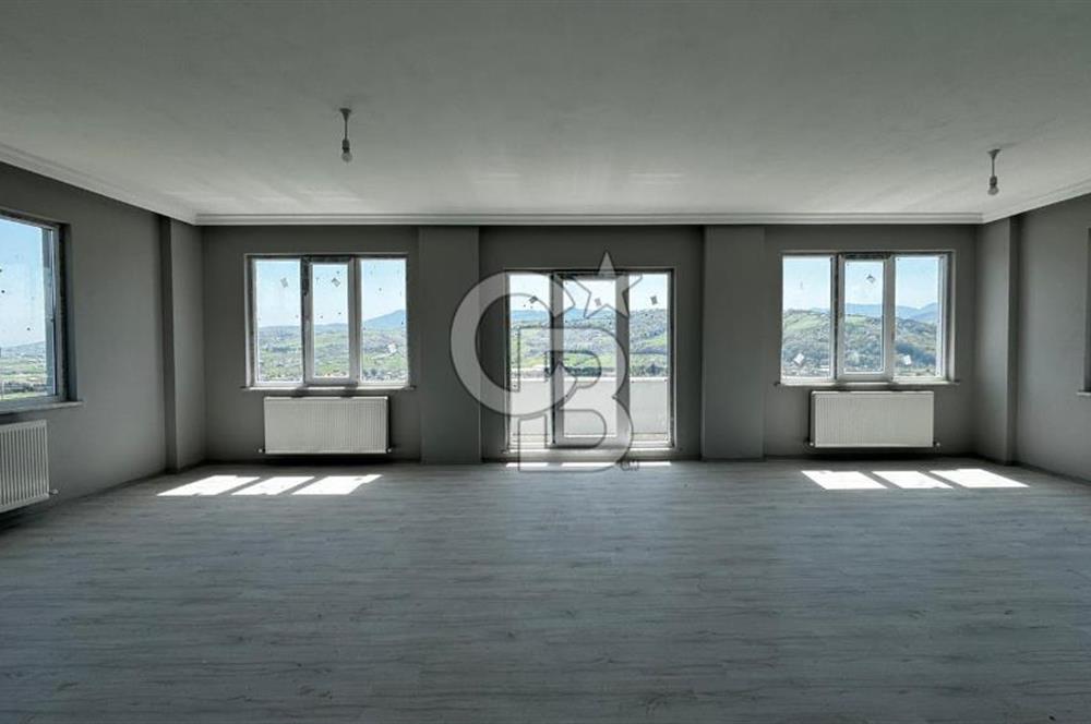 2000 m2 arazi üzerinde satılık villa