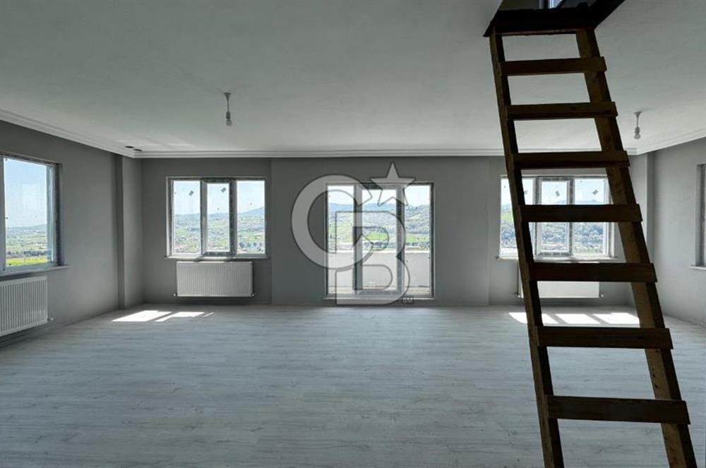 2000 m2 arazi üzerinde satılık villa