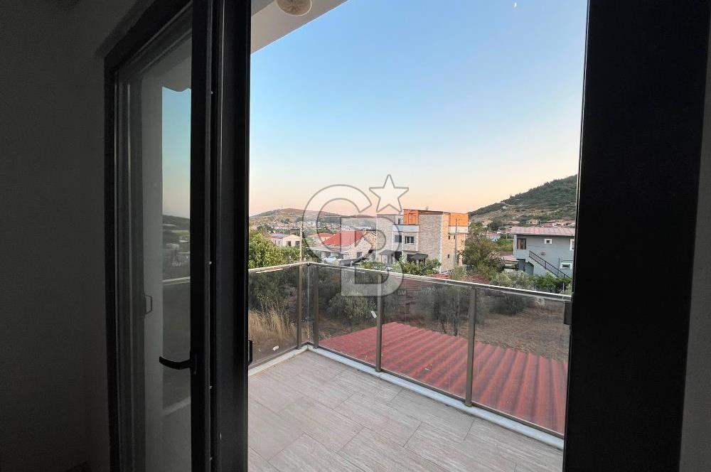 Foça Ilıpınar’da 450 m² Bahçeli Kiralık Müstakil Dubleks 