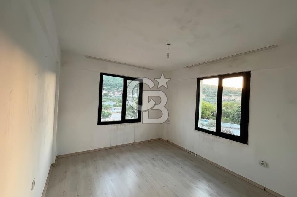 Foça Ilıpınar’da 450 m² Bahçeli Kiralık Müstakil Dubleks 