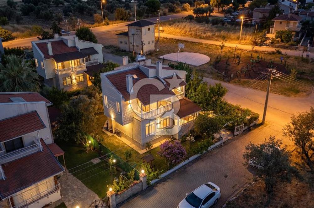 AYVALIK CUNDA'DA KÖŞE PARSEL MÜSTAKİL SATILIK VİLLA