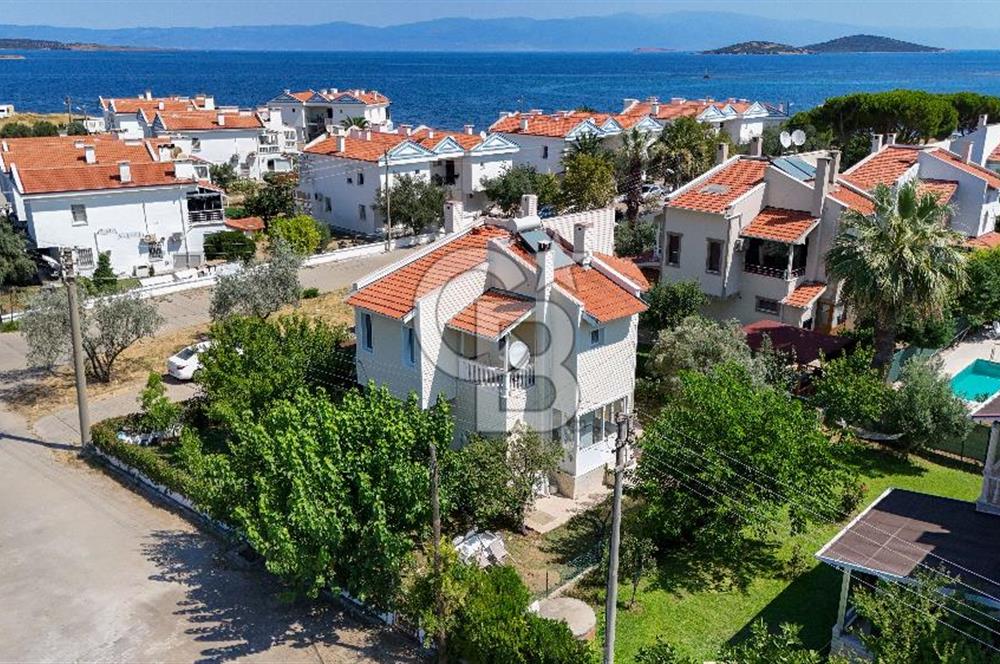 AYVALIK CUNDA'DA KÖŞE PARSEL MÜSTAKİL SATILIK VİLLA