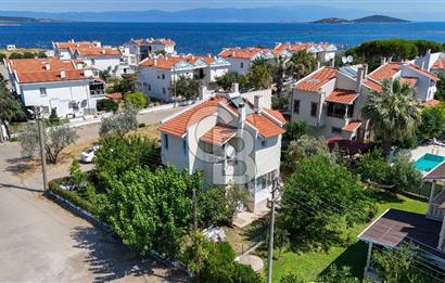 AYVALIK CUNDA'DA KÖŞE PARSEL MÜSTAKİL SATILIK VİLLA
