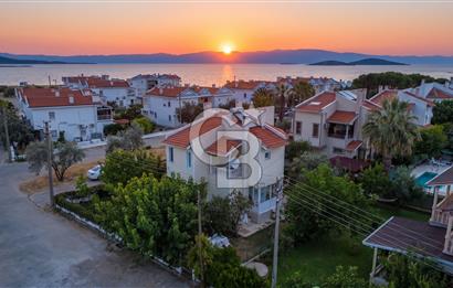 AYVALIK CUNDA'DA KÖŞE PARSEL MÜSTAKİL SATILIK VİLLA