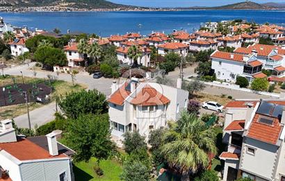 AYVALIK CUNDA'DA KÖŞE PARSEL MÜSTAKİL SATILIK VİLLA