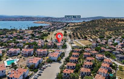 AYVALIK CUNDA'DA KÖŞE PARSEL MÜSTAKİL SATILIK VİLLA