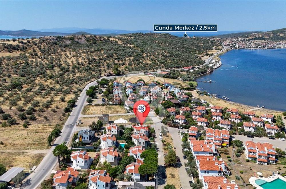 AYVALIK CUNDA'DA KÖŞE PARSEL MÜSTAKİL SATILIK VİLLA