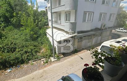 Pazartesi Pazarı Yanı | İş Yeri + 2 Daire | Satılık Komple Bina