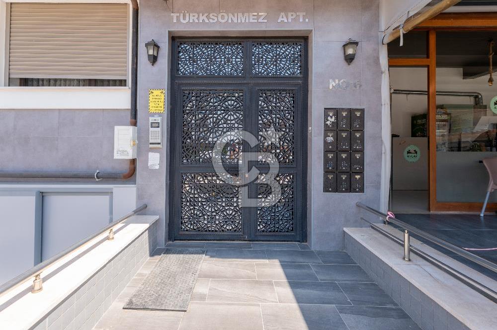 Karşıyaka'nın Tercih Edilen Bölgesinde Ferah 1+1 Satılık Daire