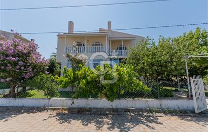 AYVALIK CUNDA'DA KÖŞE PARSEL MÜSTAKİL SATILIK VİLLA