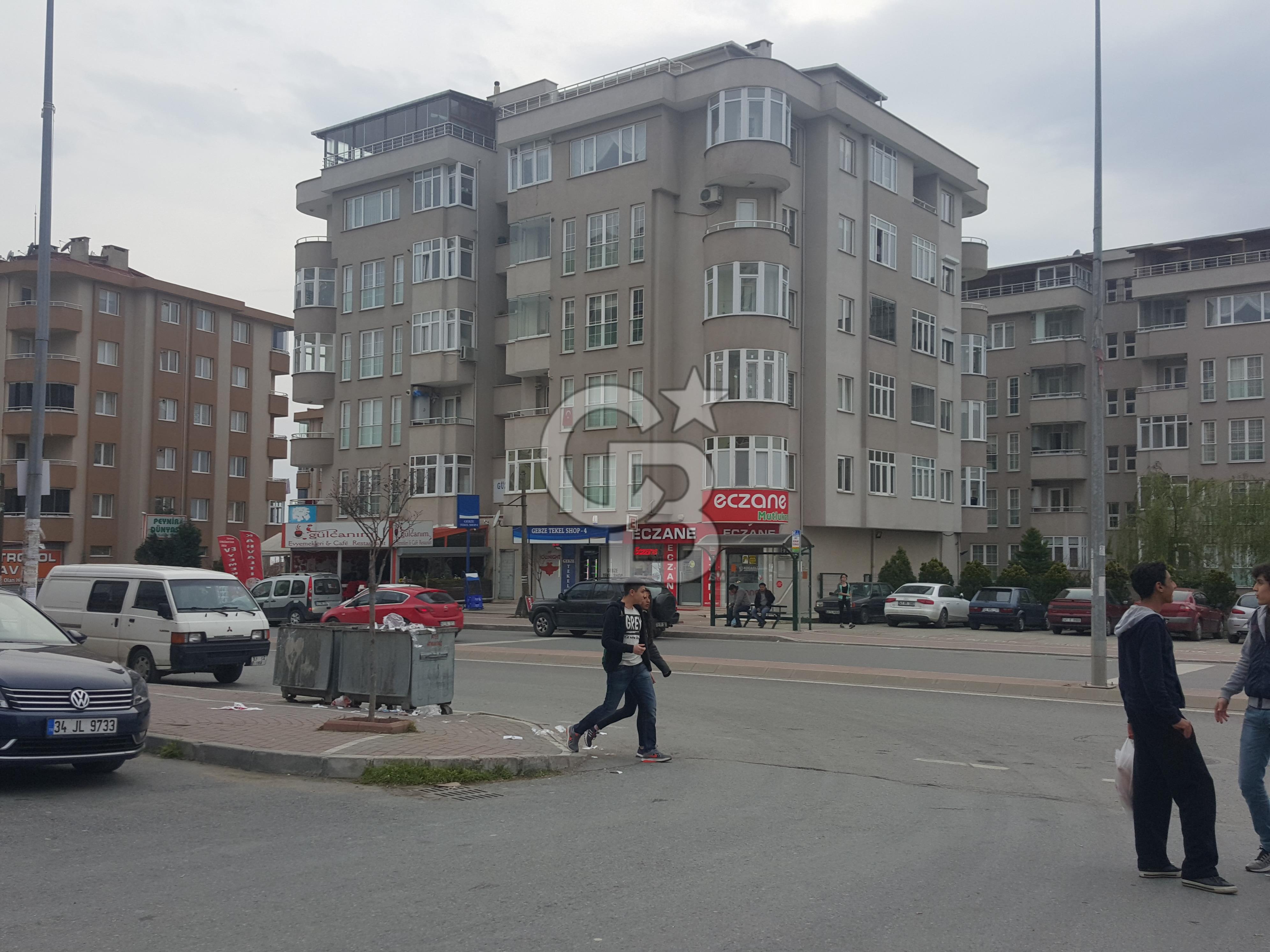 Yenikent'in (Mutlukent) en merkezi bölgesinde satılık daire.