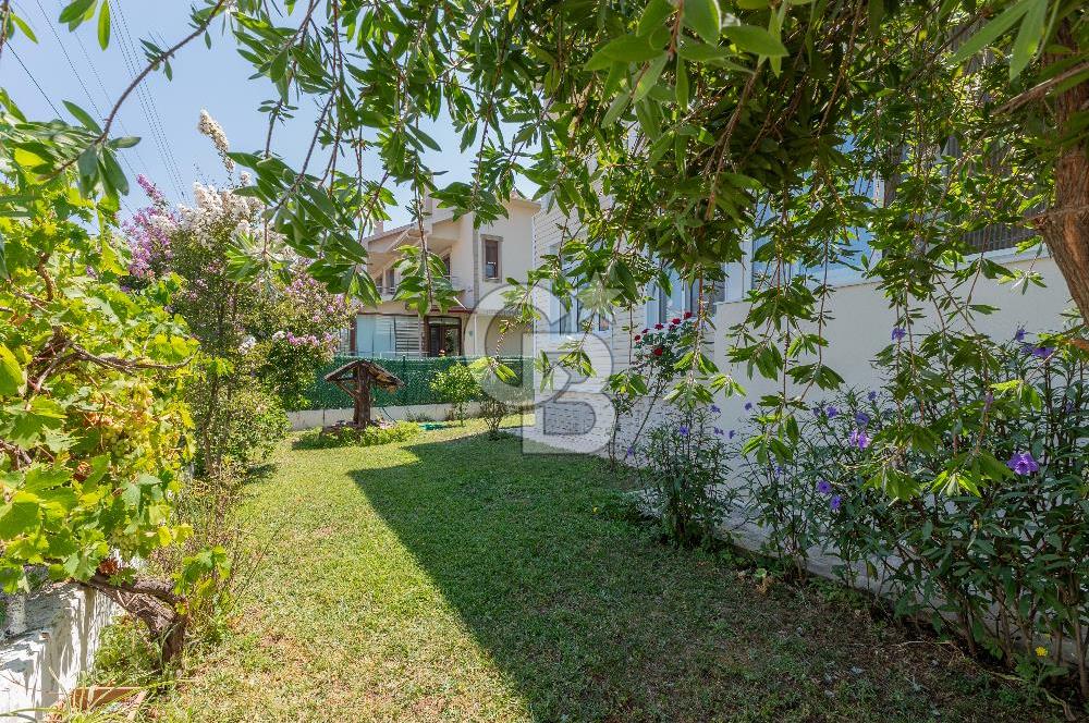 AYVALIK CUNDA'DA KÖŞE PARSEL MÜSTAKİL SATILIK VİLLA