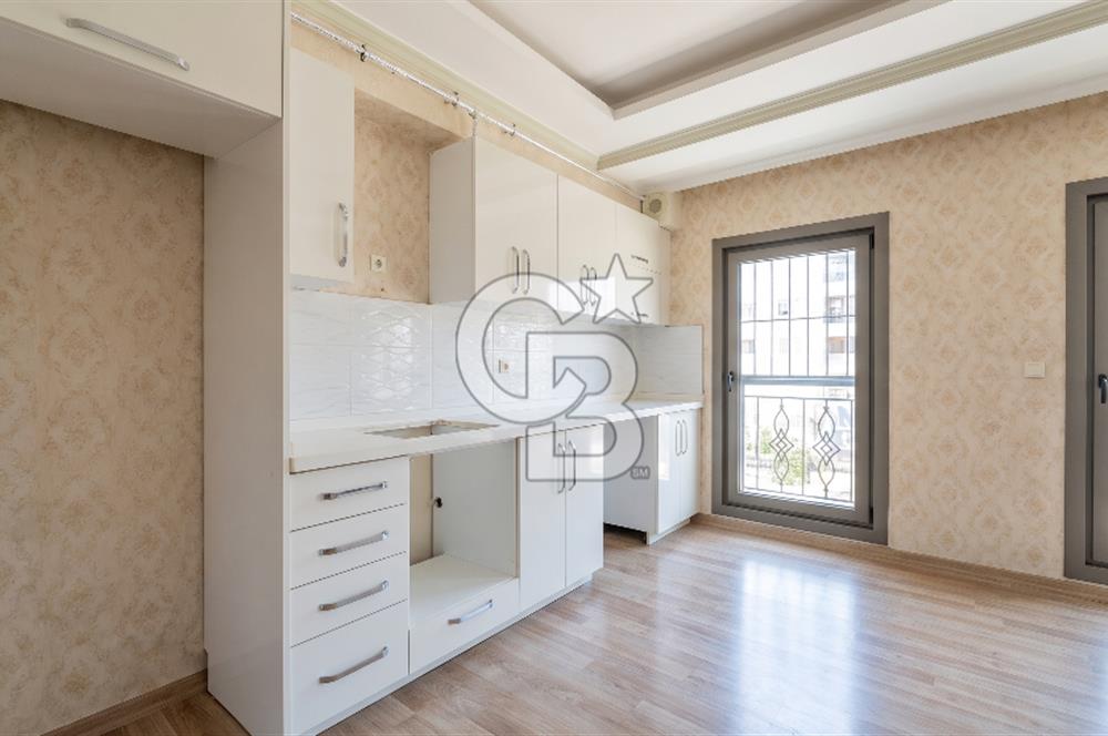 Karşıyaka'nın Tercih Edilen Bölgesinde Ferah 1+1 Satılık Daire