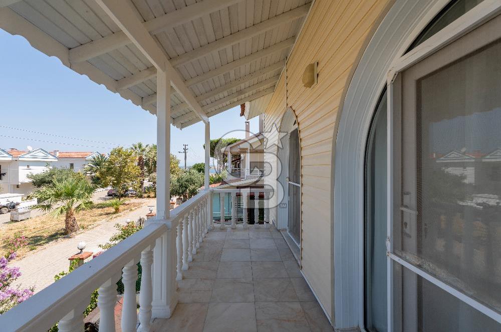 AYVALIK CUNDA'DA KÖŞE PARSEL MÜSTAKİL SATILIK VİLLA