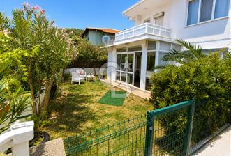 AYVALIK ÇAMLIK LAKA'DA GENİŞ BAHÇELİ 2+2 SATILIK DAİRE  - 1 - 362226