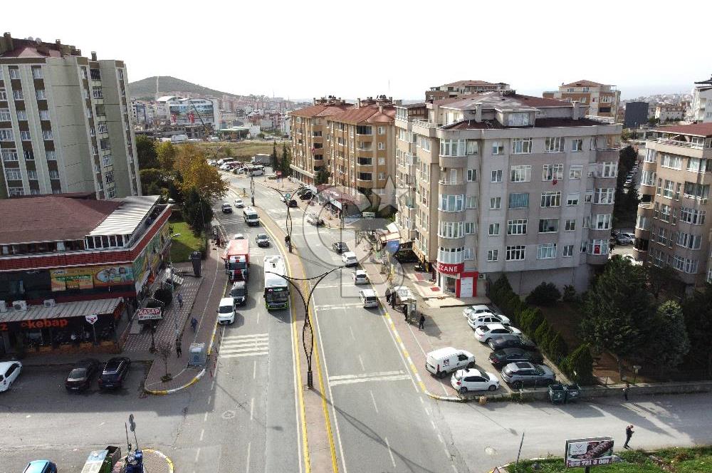 Yenikent'in (Mutlukent) en merkezi bölgesinde satılık daire.