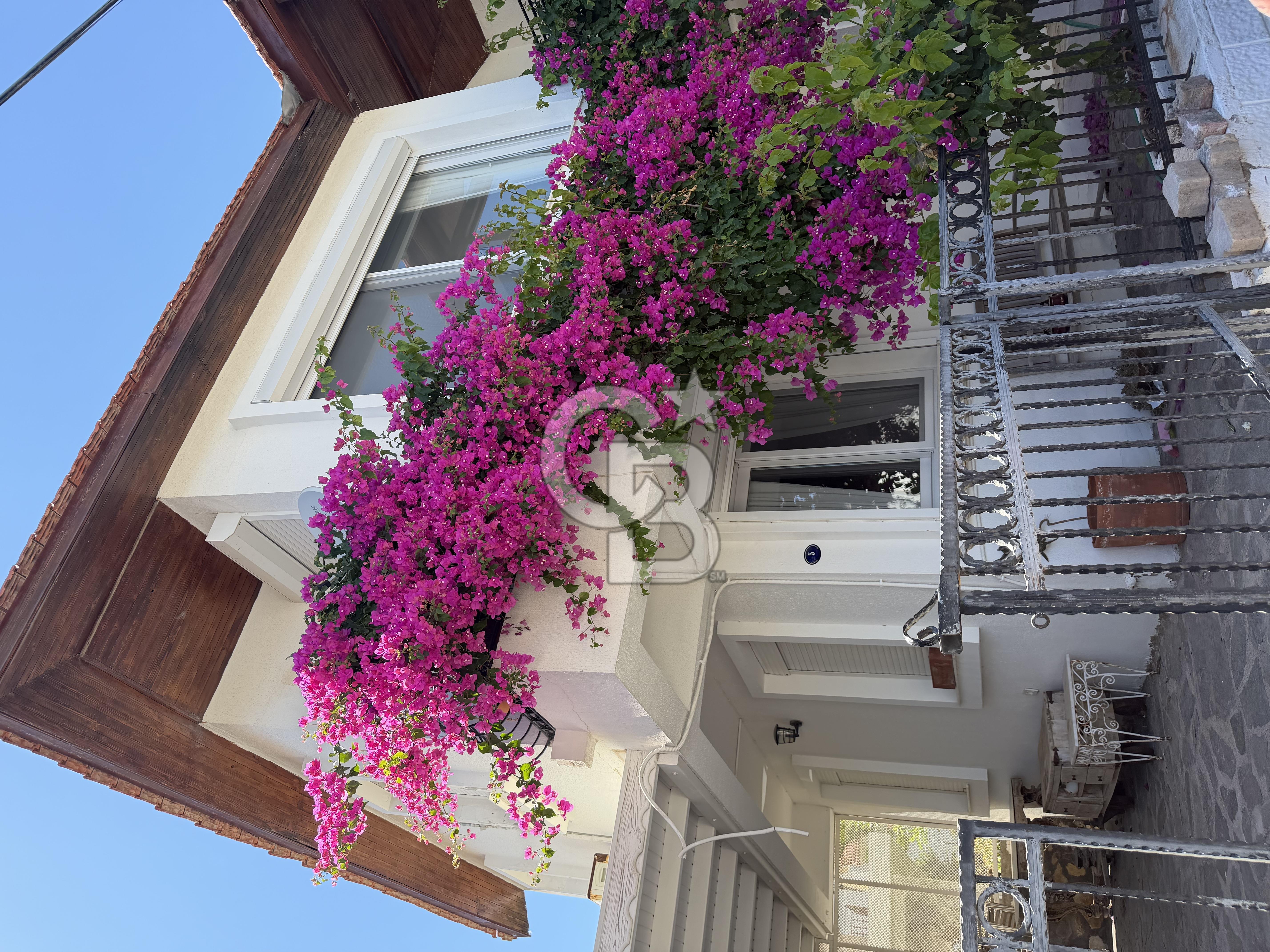 ÇEŞME DALYAN DA SATILIK LÜKS VİLLA