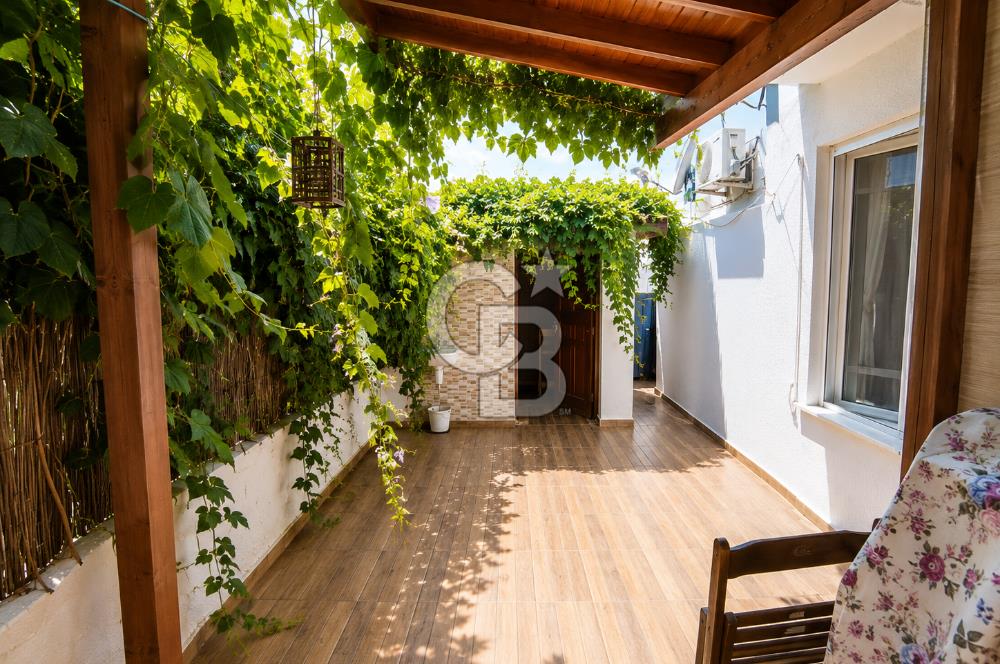 AYVALIK ÇAMLIK LAKA'DA GENİŞ BAHÇELİ 2+2 SATILIK DAİRE 
