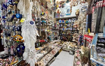 Çeşme çarşısında satılık dükkan
