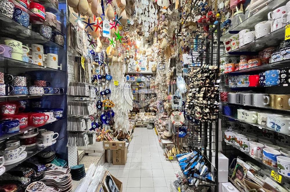 Çeşme çarşısında satılık dükkan
