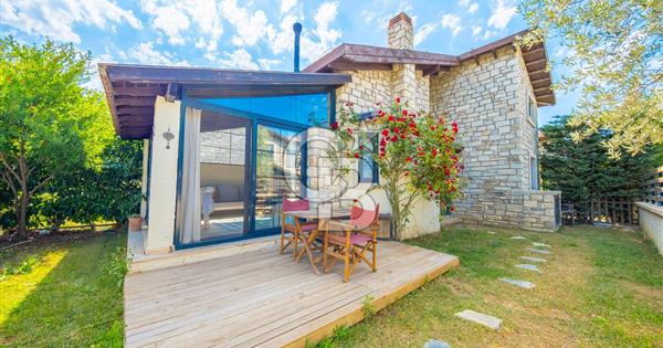 Urla Yağcılar'da 5 m Yüksek Tavanlı 2+1 Loft Villa - 362343