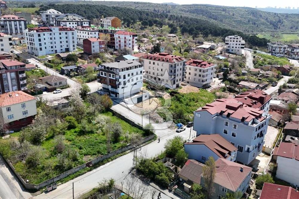 ARNAVUTKÖY HARAÇÇI MAHALLESİNDE 148 m² İMARLI KÖŞE ARSA
