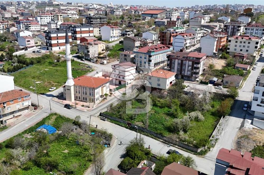 ARNAVUTKÖY HARAÇÇI MAHALLESİNDE 148 m² İMARLI KÖŞE ARSA