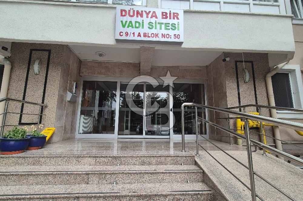 ÇİĞDEM, DÜNYA BİR VADİ SİTESİ ARA KATTA 3+1 SATILIK DAİRE
