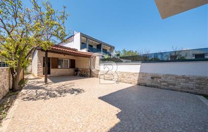 Urla ÇeşmealtıDeniz Manzaralı Satılık 4+1 Müstakil Villa