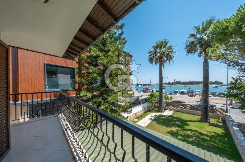 Urla ÇeşmealtıDeniz Manzaralı Satılık 4+1 Müstakil Villa
