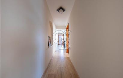 Urla ÇeşmealtıDeniz Manzaralı Satılık 4+1 Müstakil Villa