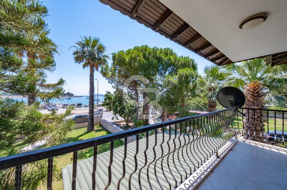 Urla ÇeşmealtıDeniz Manzaralı Satılık 4+1 Müstakil Villa
