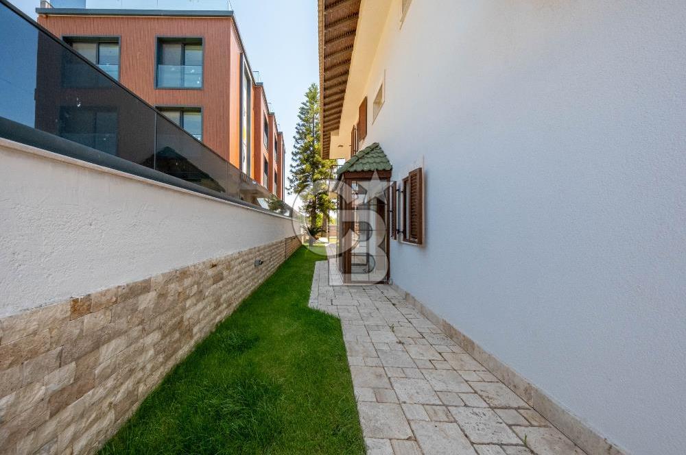 Urla ÇeşmealtıDeniz Manzaralı Satılık 4+1 Müstakil Villa