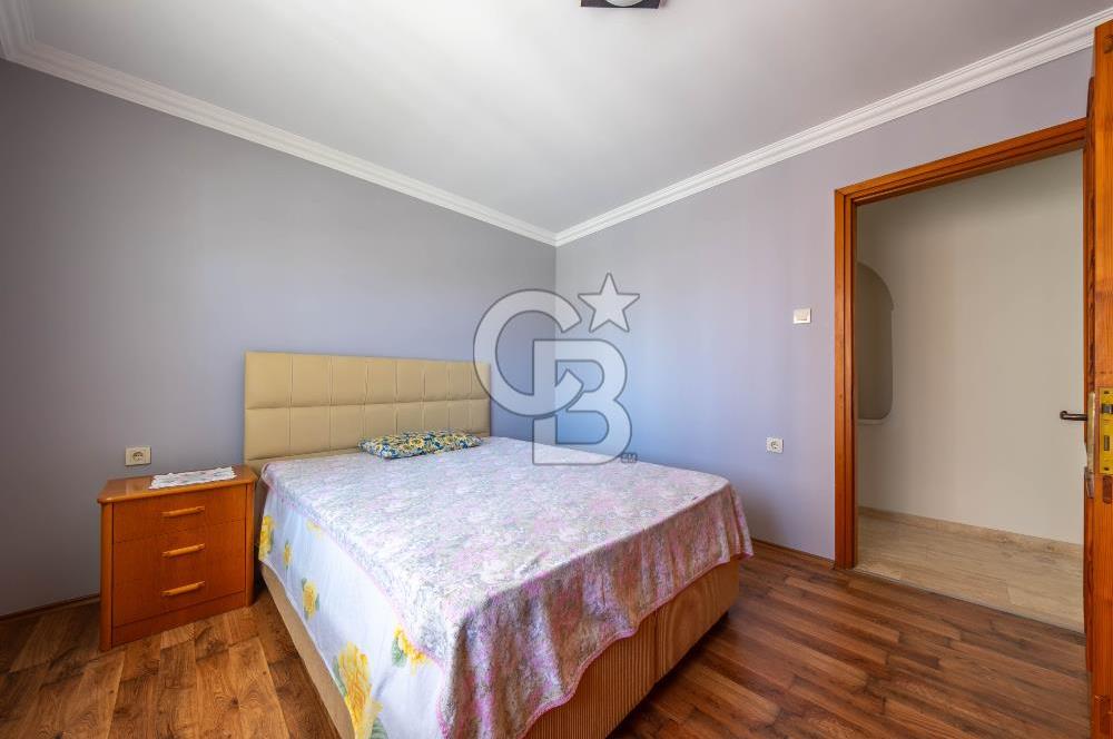 Urla ÇeşmealtıDeniz Manzaralı Satılık 4+1 Müstakil Villa
