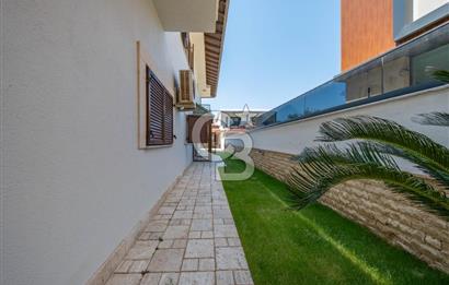 Urla ÇeşmealtıDeniz Manzaralı Satılık 4+1 Müstakil Villa
