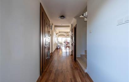 Urla ÇeşmealtıDeniz Manzaralı Satılık 4+1 Müstakil Villa