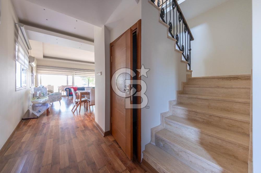 Urla ÇeşmealtıDeniz Manzaralı Satılık 4+1 Müstakil Villa