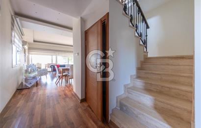 Urla ÇeşmealtıDeniz Manzaralı Satılık 4+1 Müstakil Villa