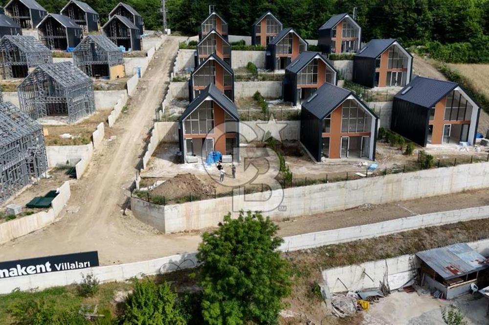 Site İçinde Doğa Manzaralı Havuzlu Lüks Satılık Villa