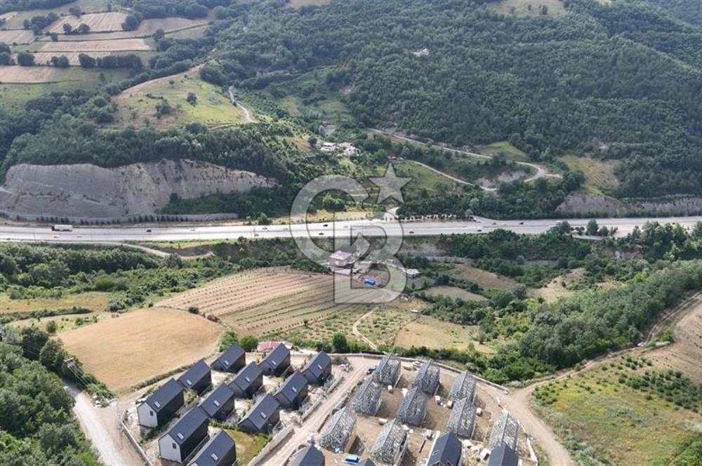 Site İçinde Doğa Manzaralı Havuzlu Lüks Satılık Villa