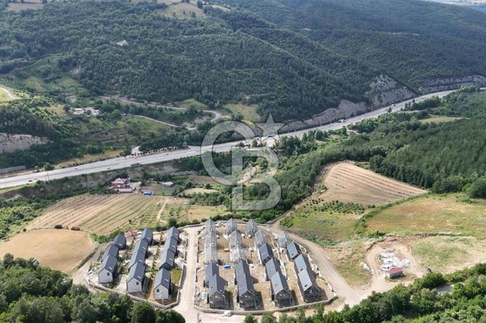 Site İçinde Doğa Manzaralı Havuzlu Lüks Satılık Villa