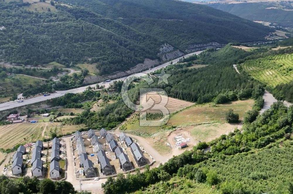 Site İçinde Doğa Manzaralı Havuzlu Lüks Satılık Villa
