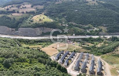Site İçinde Doğa Manzaralı Havuzlu Lüks Satılık Villa