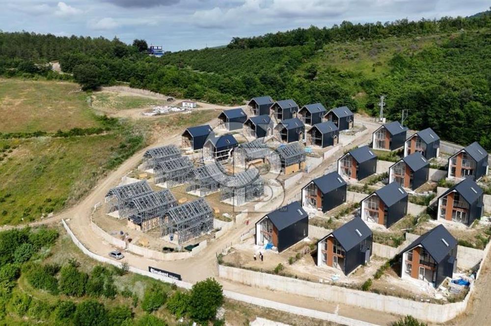 Site İçinde Doğa Manzaralı Havuzlu Lüks Satılık Villa