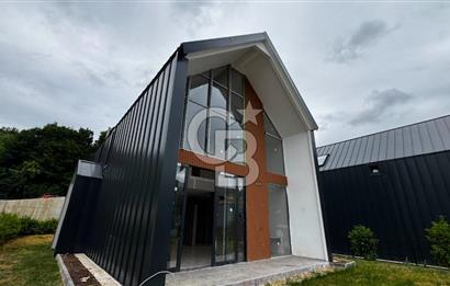 Site İçinde Doğa Manzaralı Havuzlu Lüks Satılık Villa