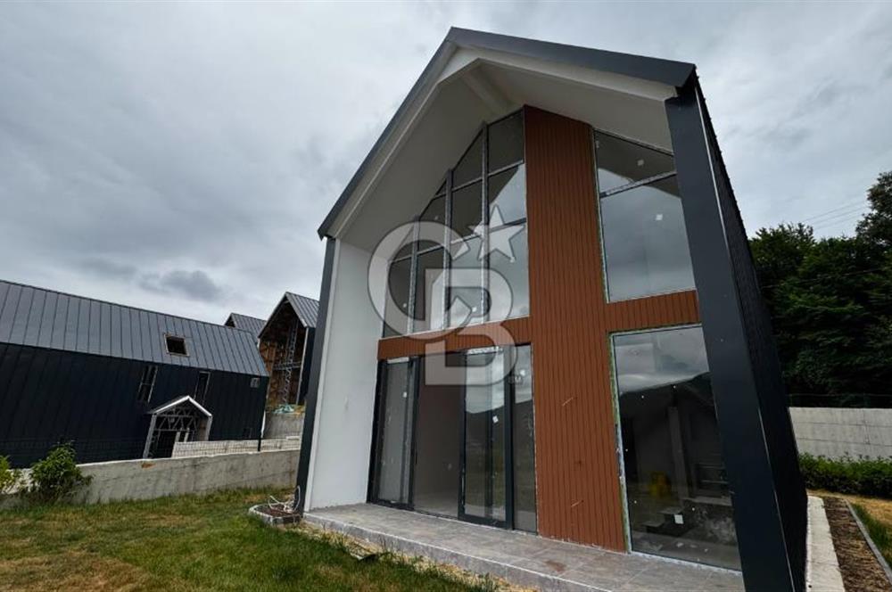 Site İçinde Doğa Manzaralı Havuzlu Lüks Satılık Villa
